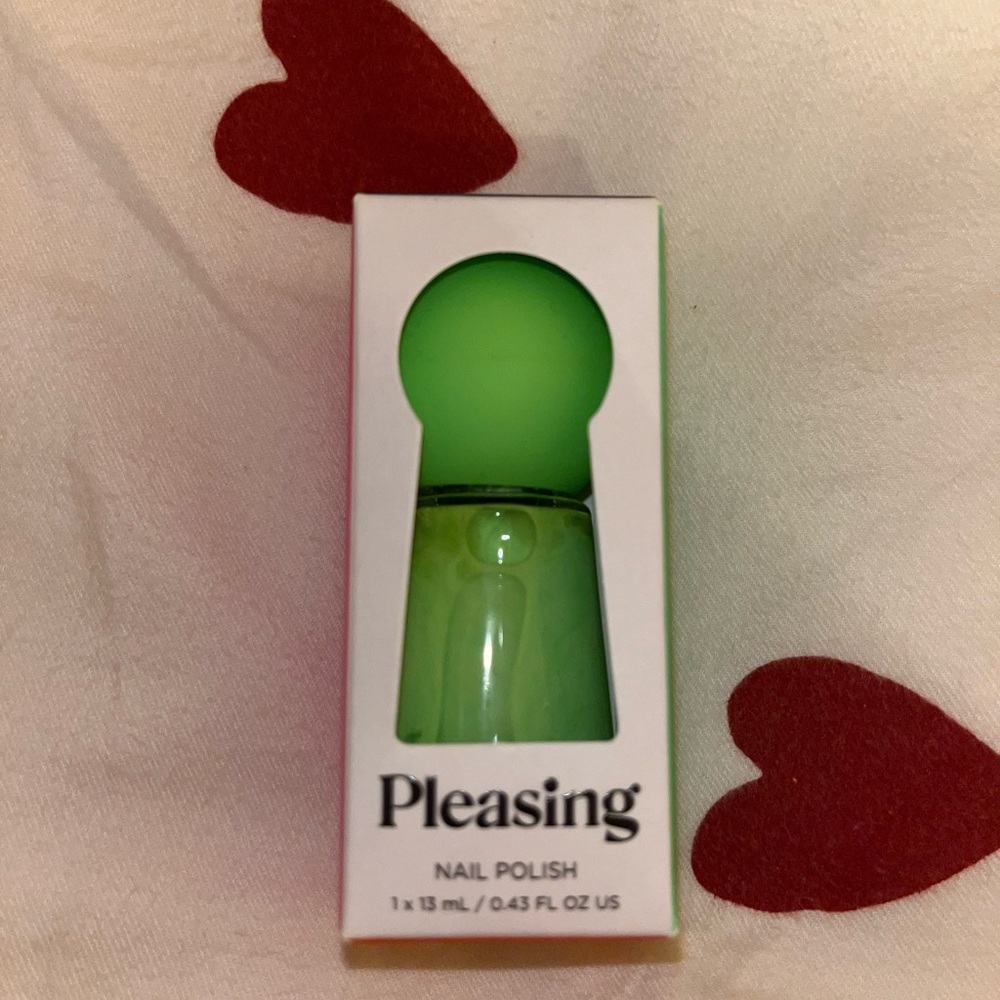 Pleasing Green Nail Polish “Pond Goo”